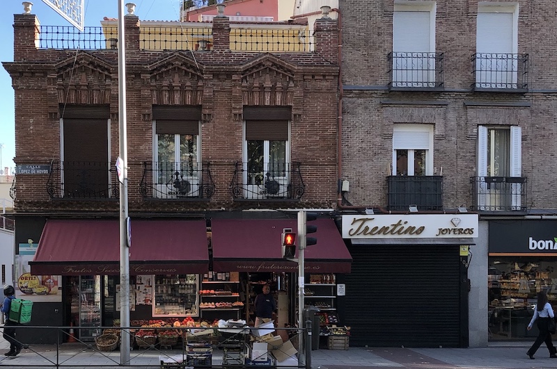 Frutería ladrillo visto